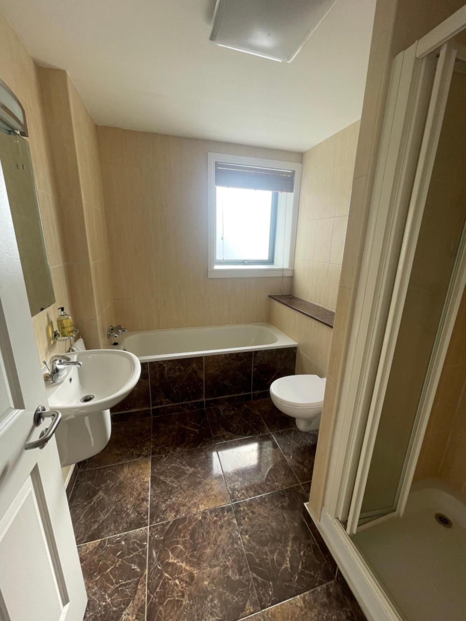 Fabulous And Sunny 2 Bed Apartment, In City Centre كورك المظهر الخارجي الصورة